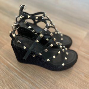 Valentino Garavani ROCKSTUD ANKLE STRAP WEDGE SANDALS